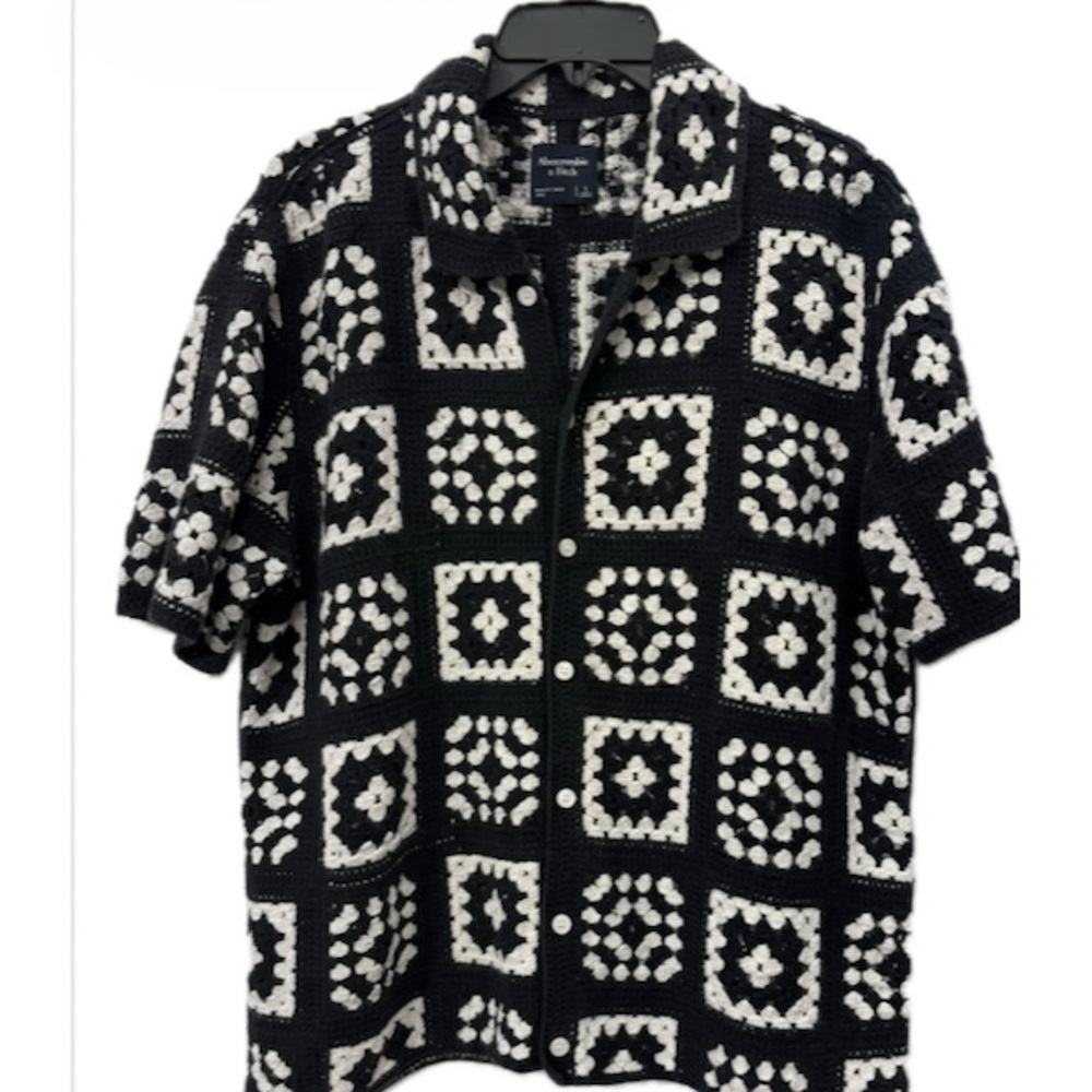 Abercrombie & Fitch Black and White Crochet Button-Up Polo - Picture 7 of 9